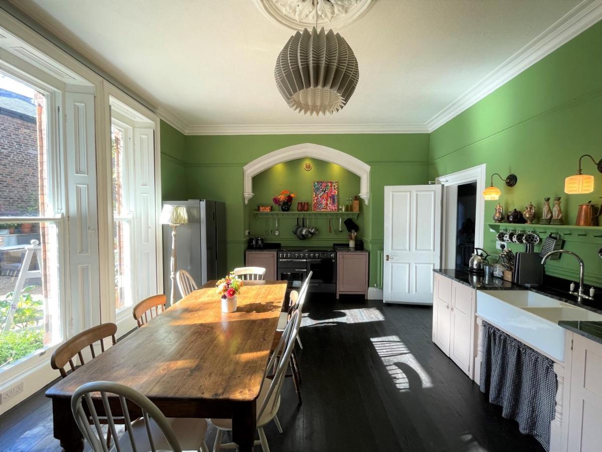 City Centre Luxury Holiday House With Outdoor Bath And Parking York Zewnętrze zdjęcie